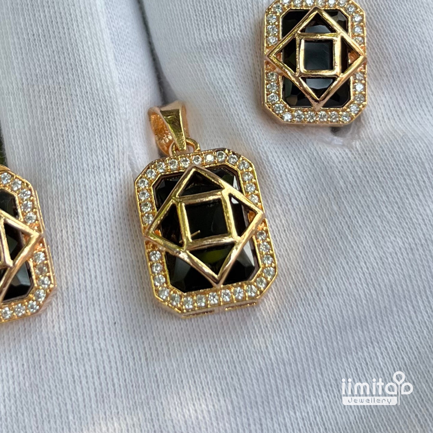 Zircon Pendant Earring IIMITA-PE1